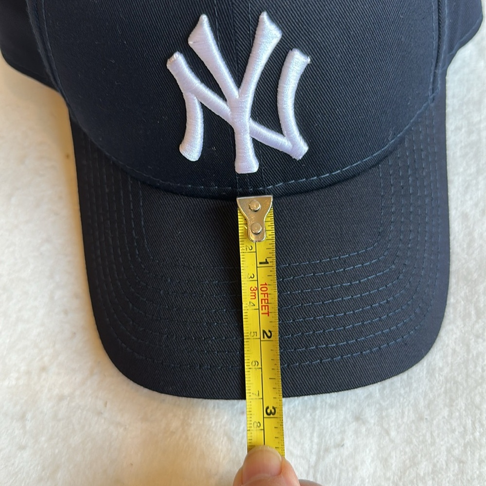 New, New York Yankees Baseball Cap Hat in dark navy blue with white Logo, OSFM - Picture 4 of 9